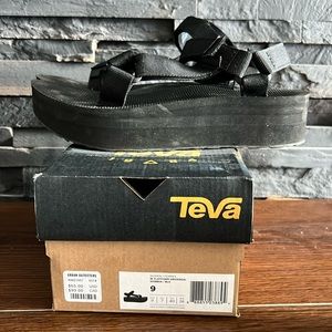 Teva Women’s Flatform Universal